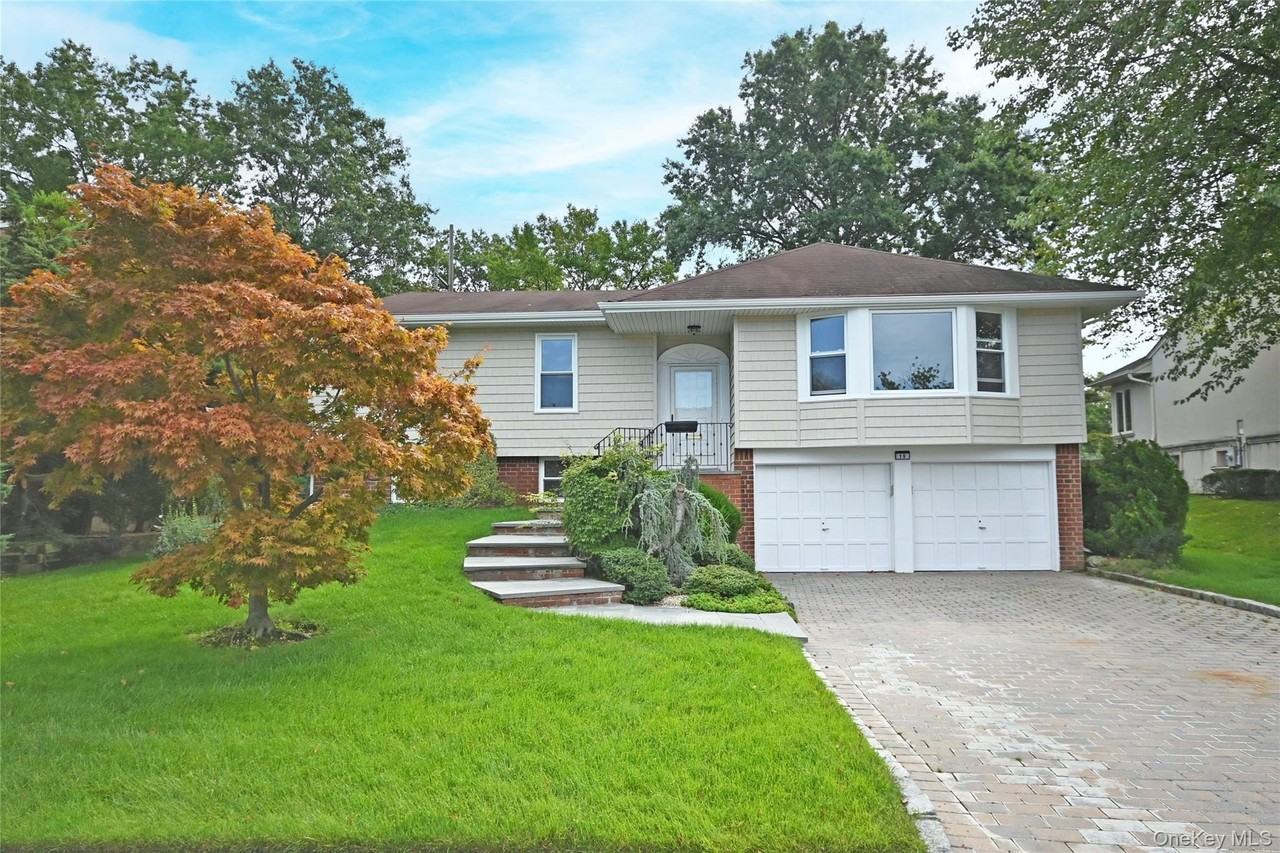 19 Carriage Rd