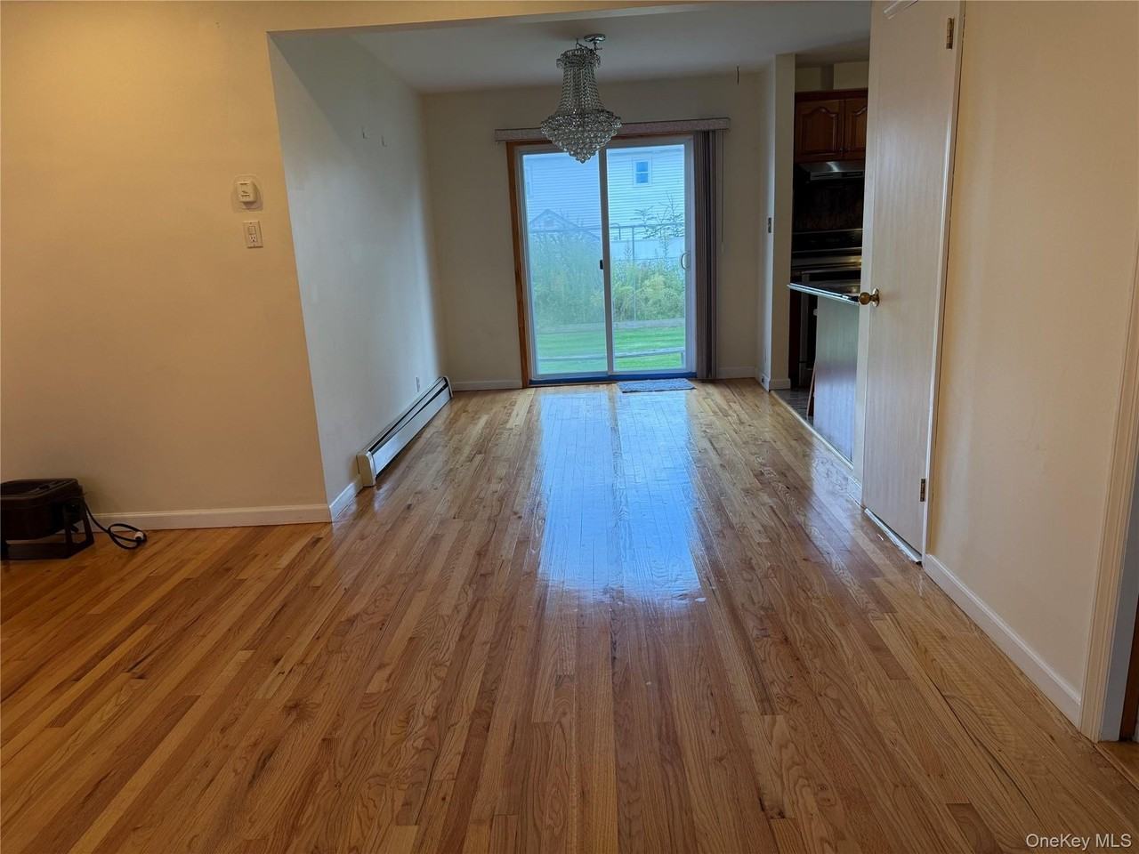 99 East St - Photo 3 of 14