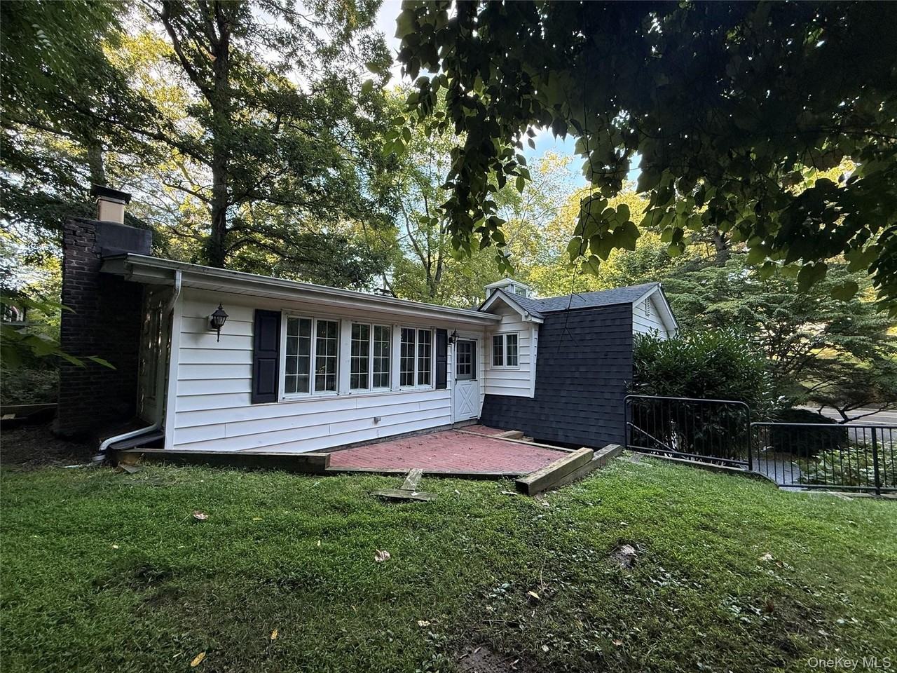 70 Rinaldo Rd - Photo 3 of 8