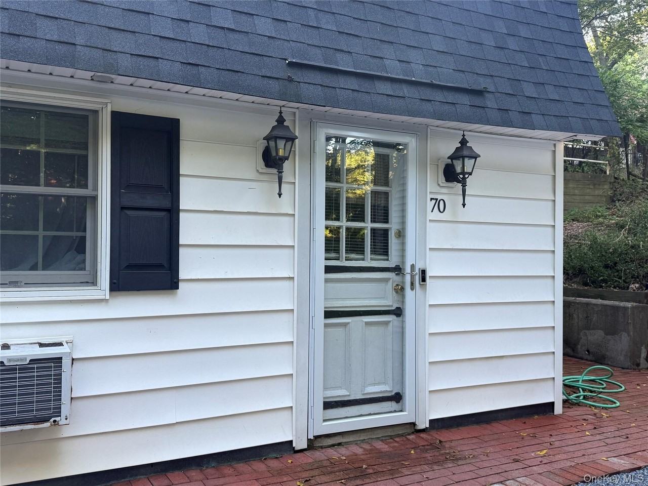 70 Rinaldo Rd - Photo 3 of 21