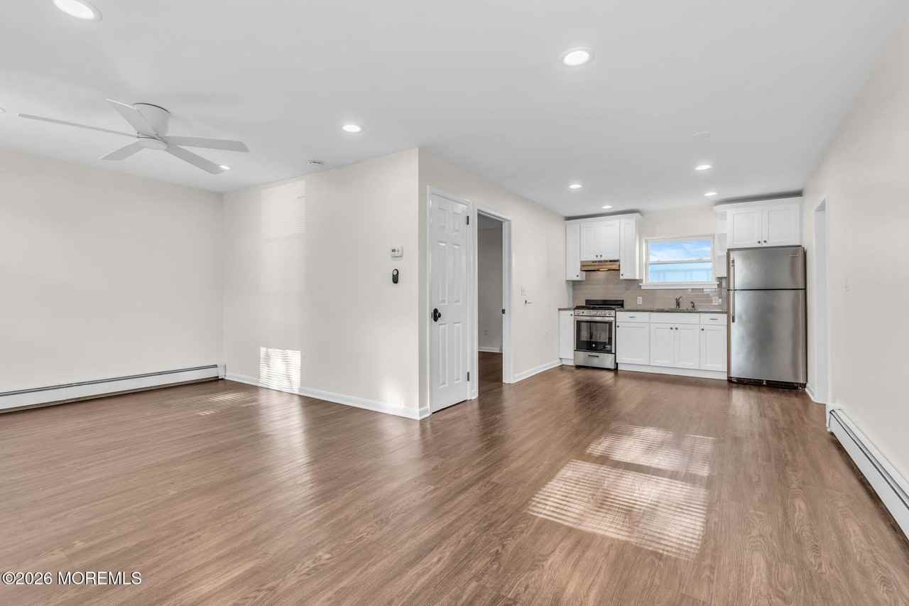 1411 3rd Ave #C - Photo 4 of 21