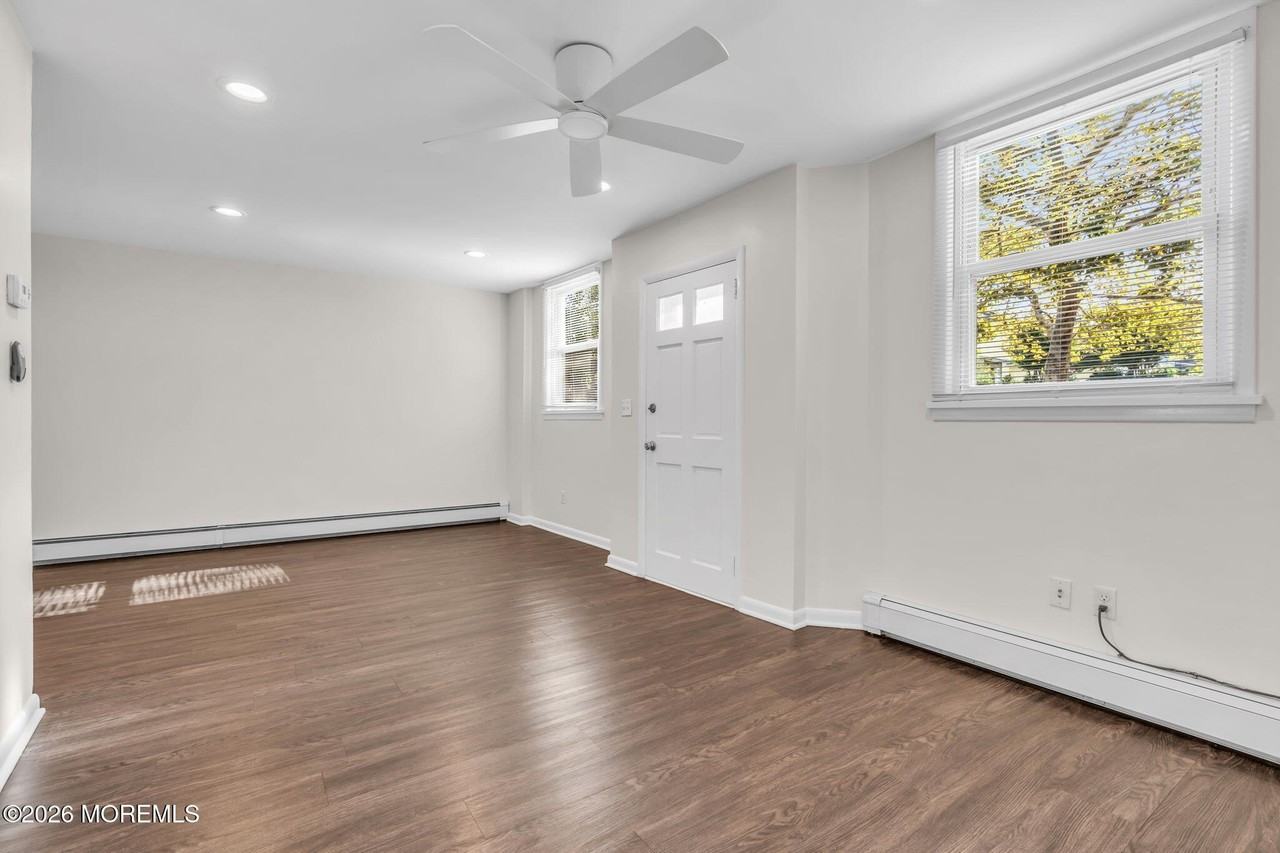 1411 3rd Ave #C - Photo 6 of 21