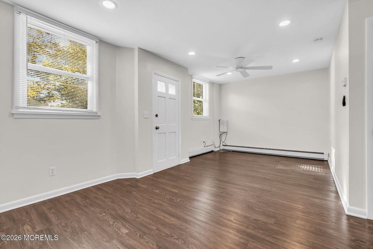 1411 3rd Ave #C - Photo 7 of 21