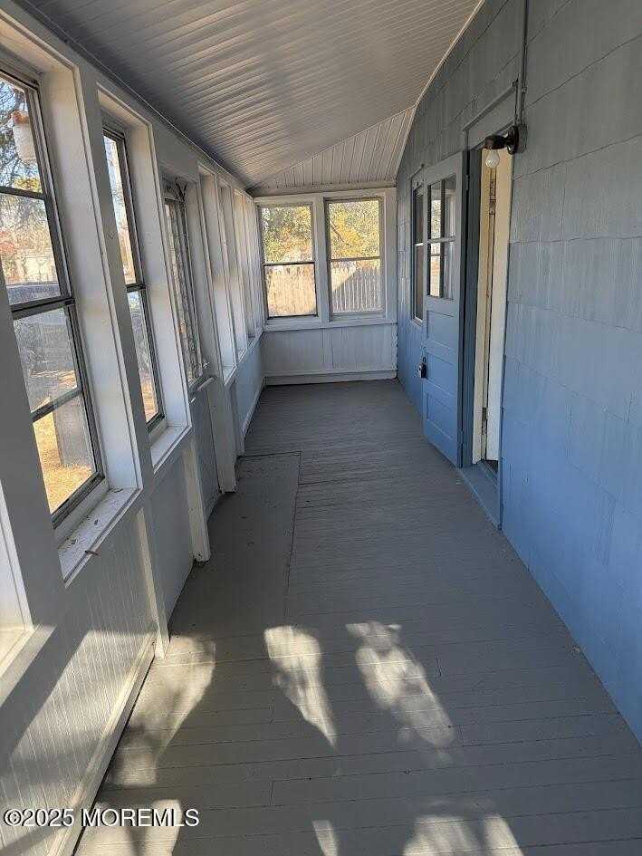 624 Main St - Photo 4 of 12