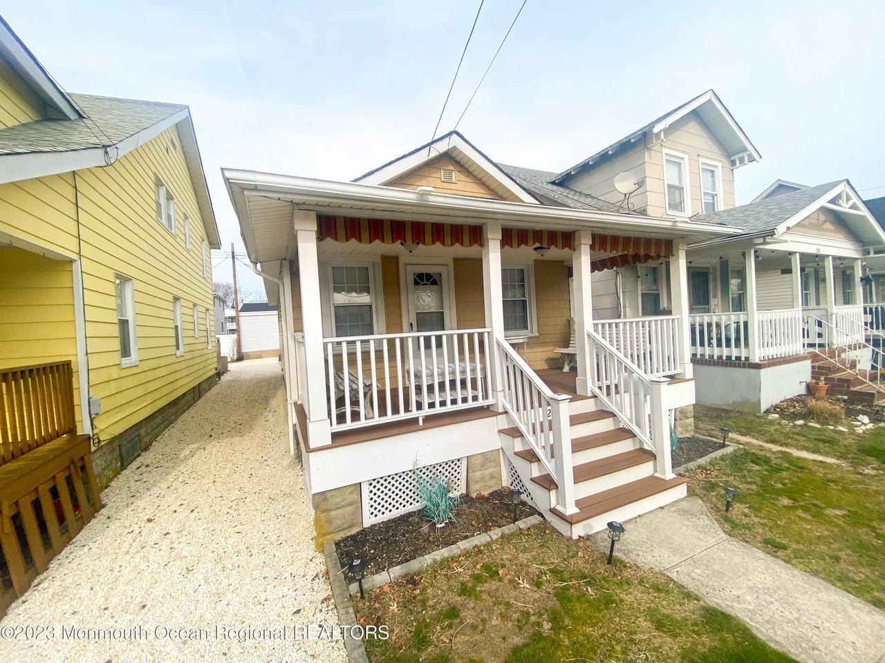 212 15th Ave - Photo 2 of 17