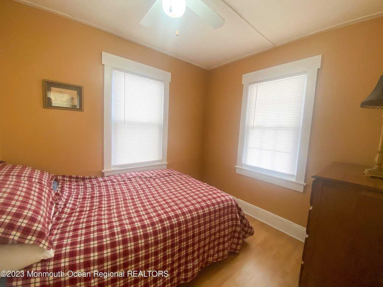 212 15th Ave - Photo 7 of 17