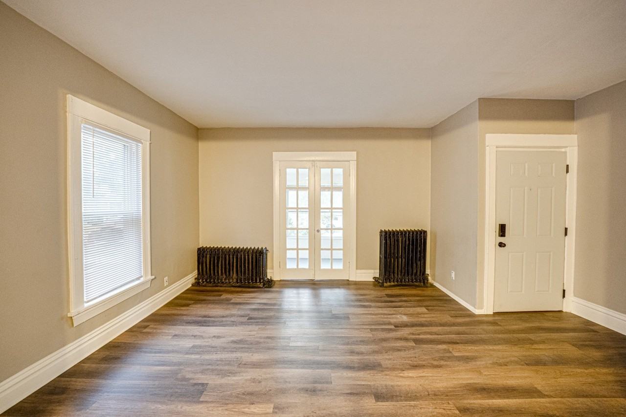 523 Grand Ave #1 - Photo 3 of 17