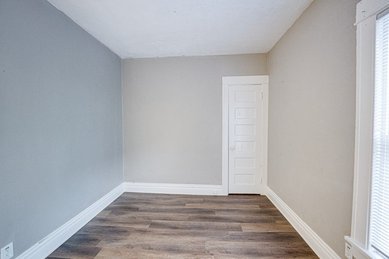 523 Grand Ave #1 - Photo 6 of 17