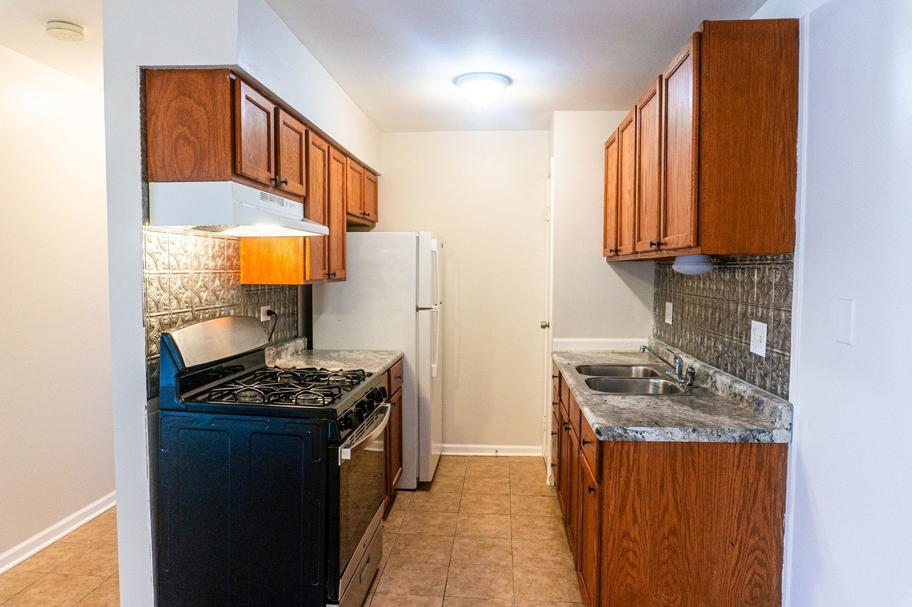 720 Hill Dr #304 - Photo 4 of 12