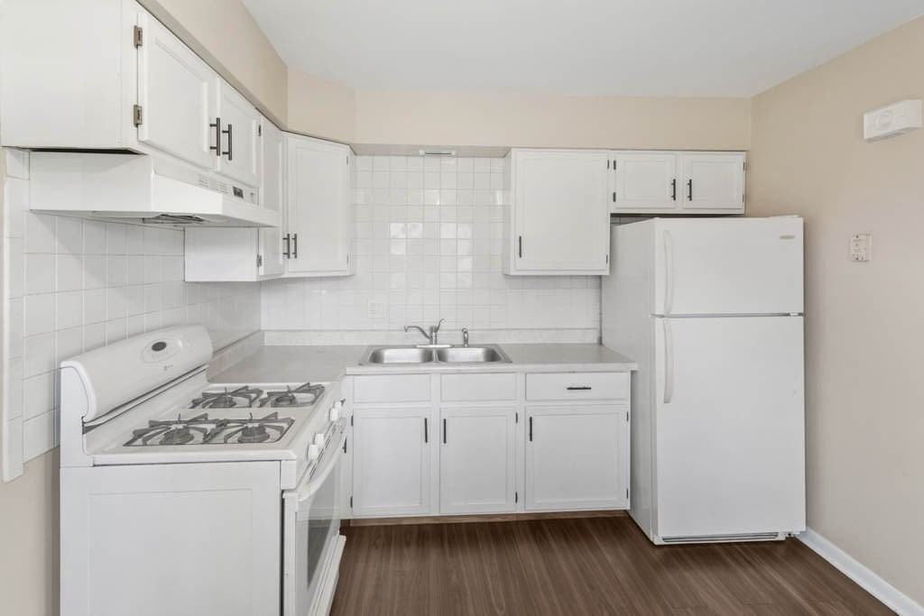 11212 1st St #2 - Photo 2 of 10