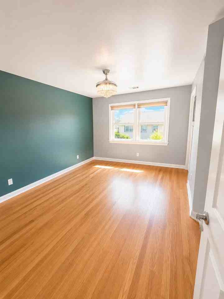 7942 W Addison St #3 - Photo 4 of 18