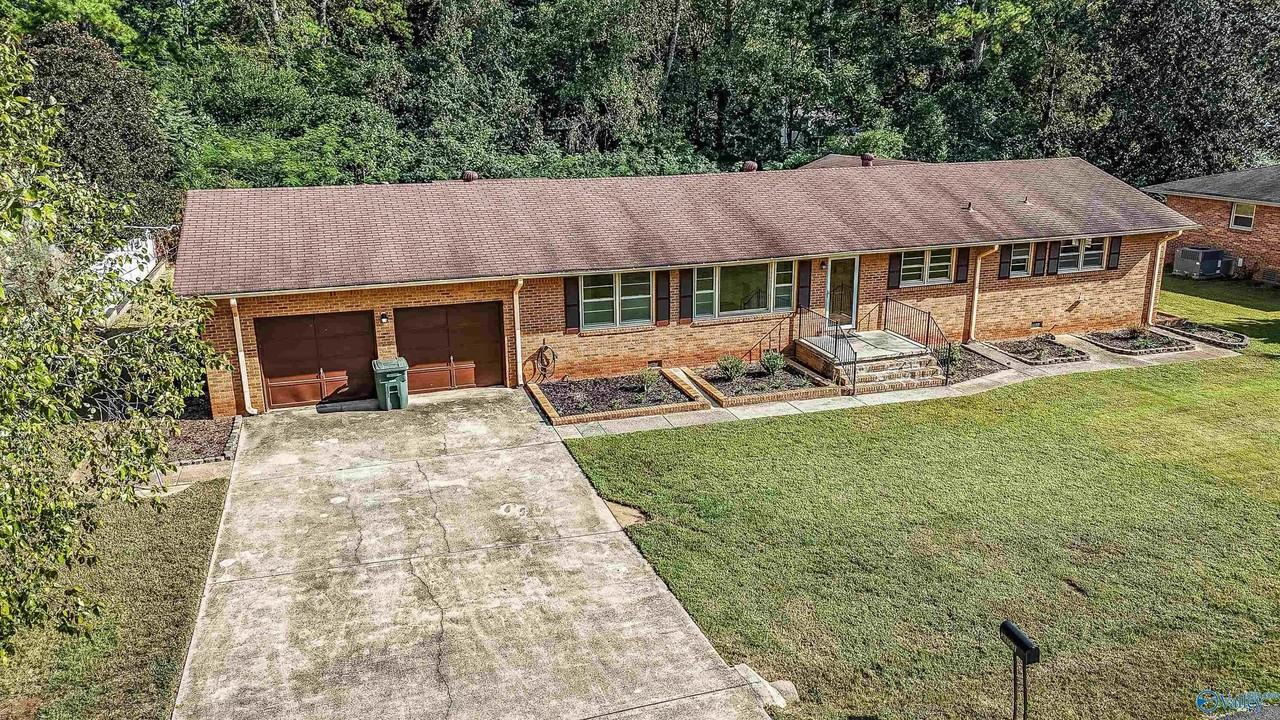 2103 Shannonhouse Rd Sw - Photo 3 of 47