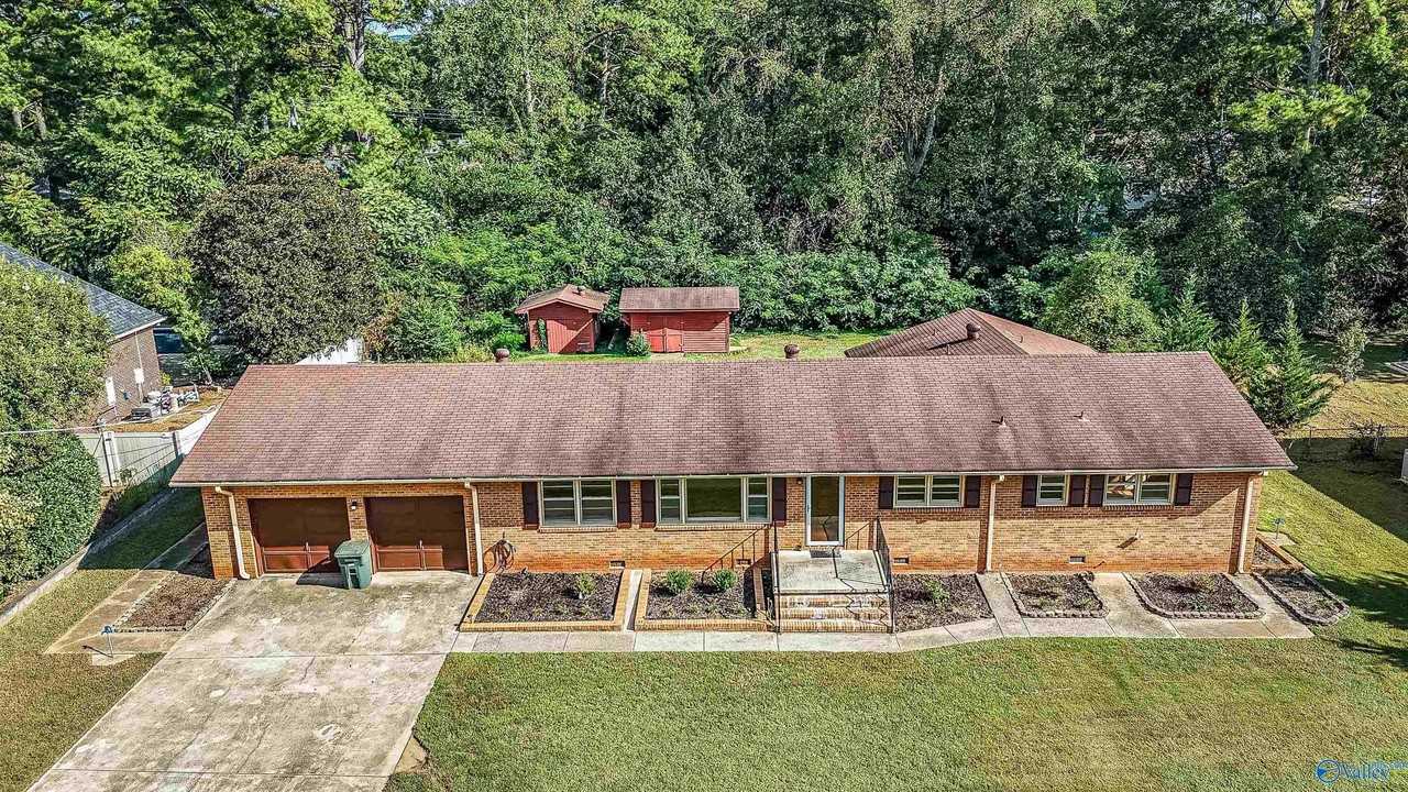 2103 Shannonhouse Rd Sw - Photo 4 of 47