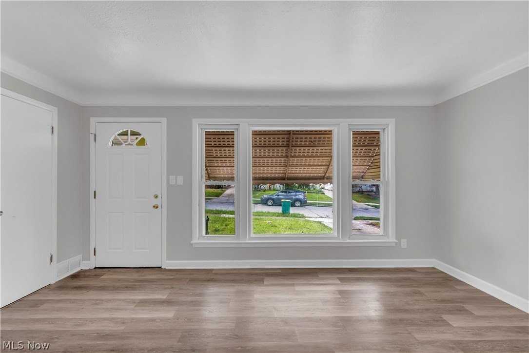 19233 Stafford Ave - Photo 3 of 22