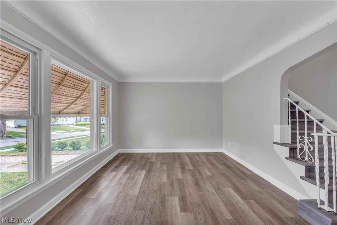 19233 Stafford Ave - Photo 4 of 22