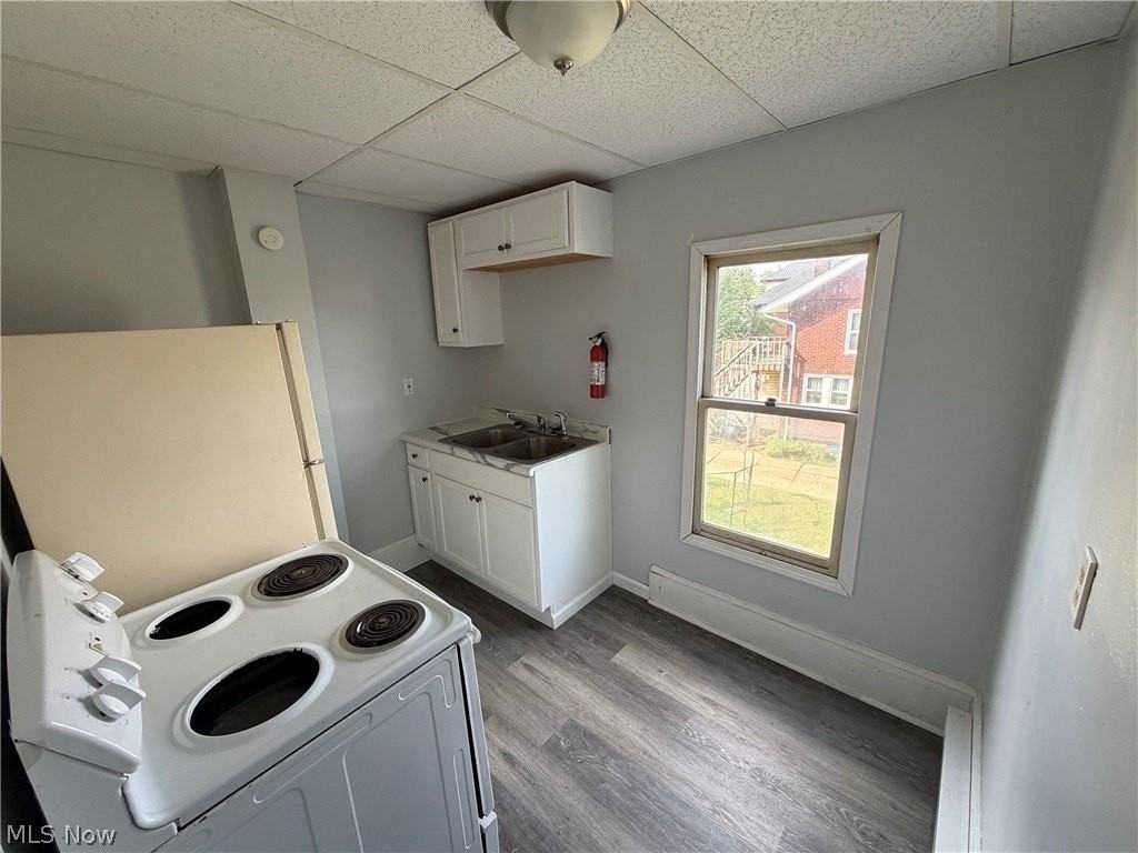 1103 Walnut Ave Ne #4 - Photo 3 of 5