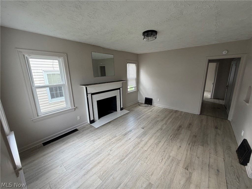 1123 15th St Ne - Photo 3 of 8