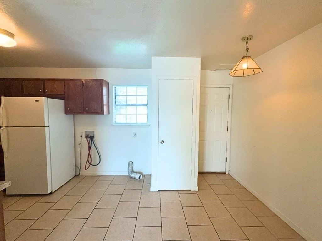 807 W Walnut St #C2 - Photo 7 of 20