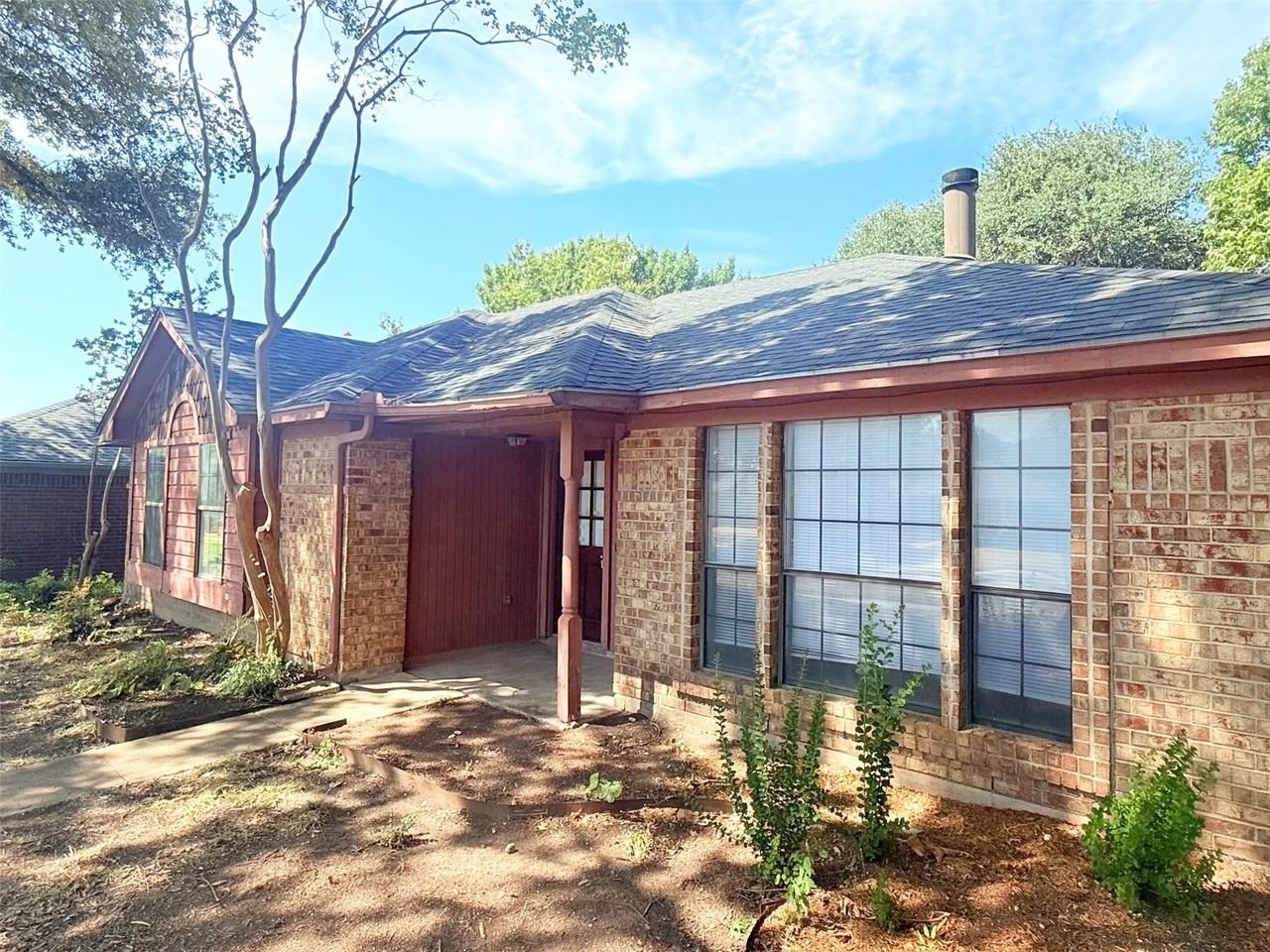 1401 Marigold Dr - Photo 2 of 13