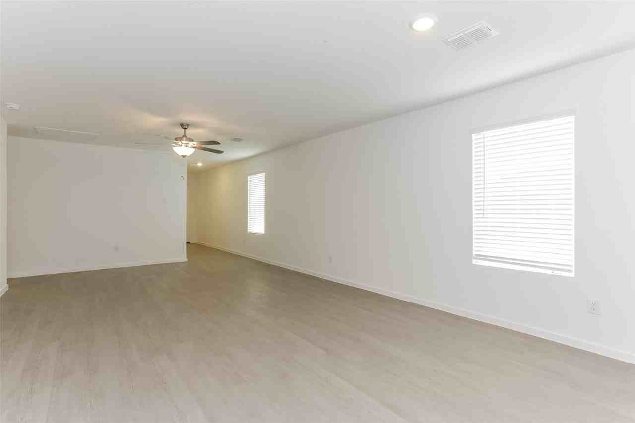 15213 Rangeland Rd - Photo 7 of 24