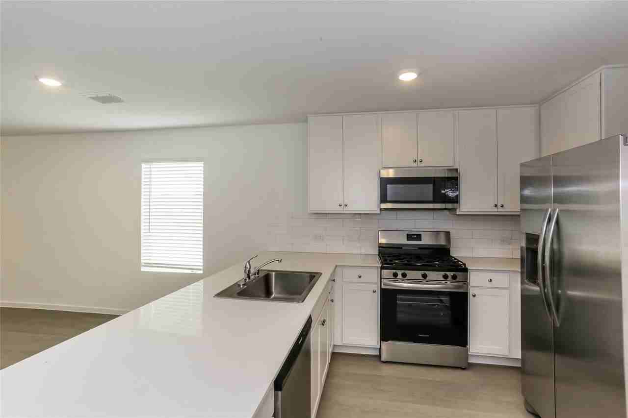 1321 Buckaroo Blvd - Photo 6 of 24