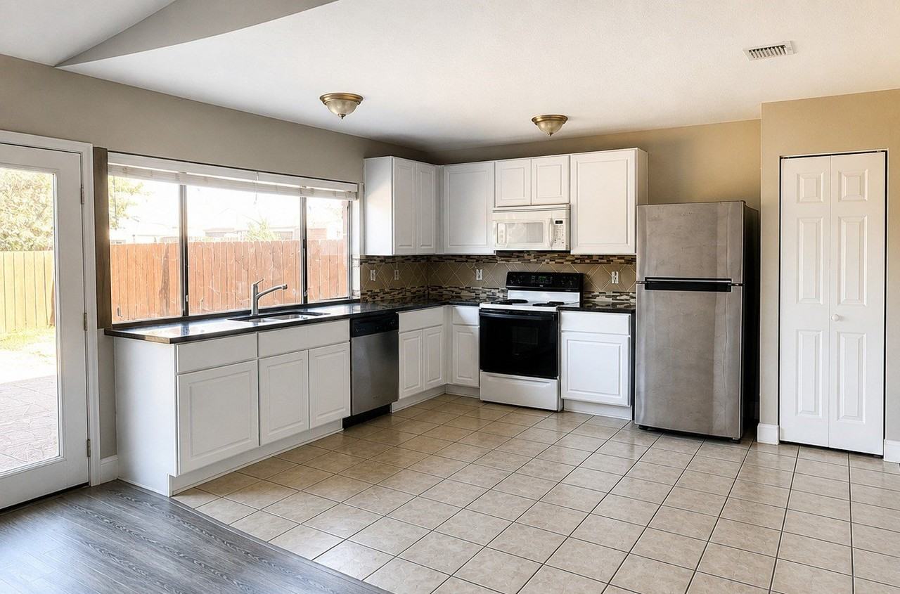 4921 Ashlock Dr - Photo 5 of 13