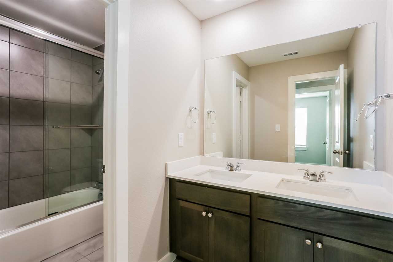 714 Lacewing Dr - Photo 2 of 23