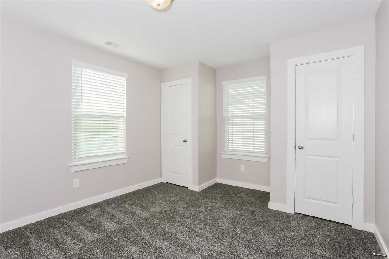 714 Lacewing Dr - Photo 4 of 23