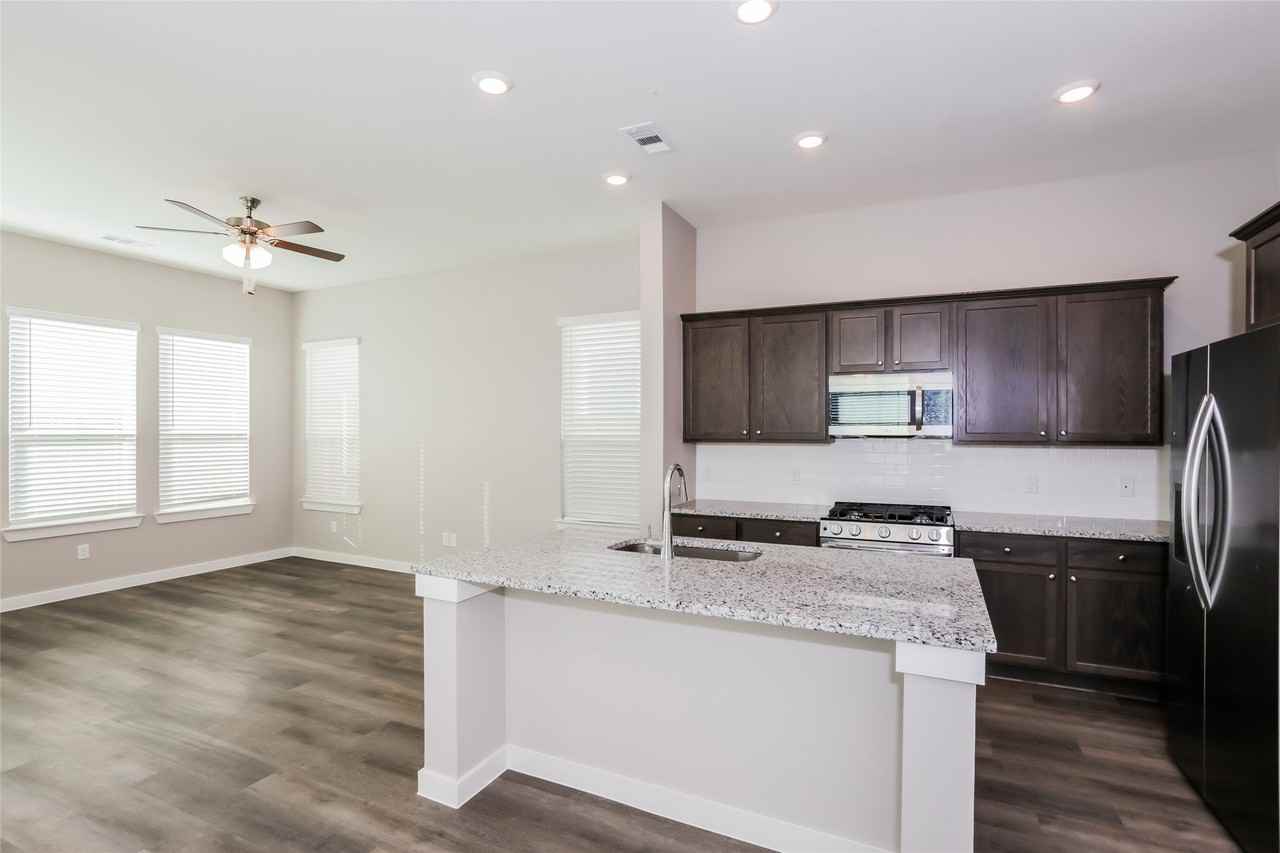 714 Lacewing Dr - Photo 6 of 23