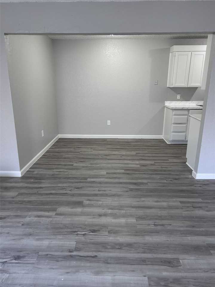 1908 San Rafael St - Photo 2 of 17