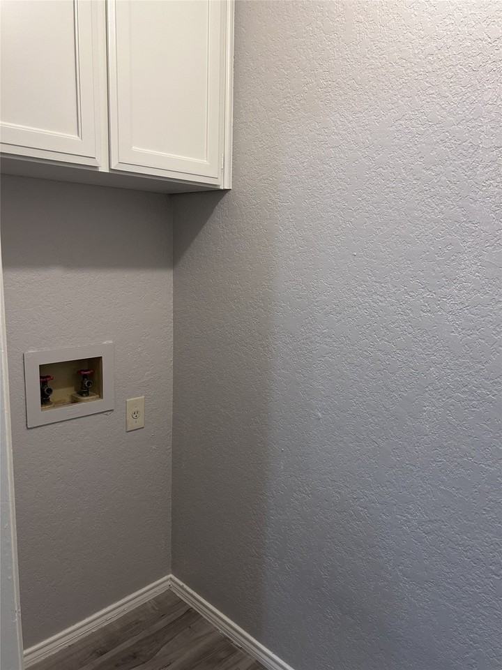 1908 San Rafael St - Photo 5 of 17