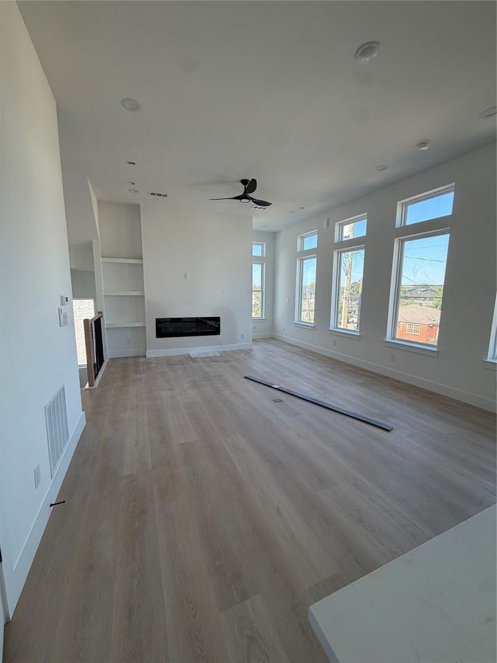 2204 Lovedale Ave #101 - Photo 5 of 38