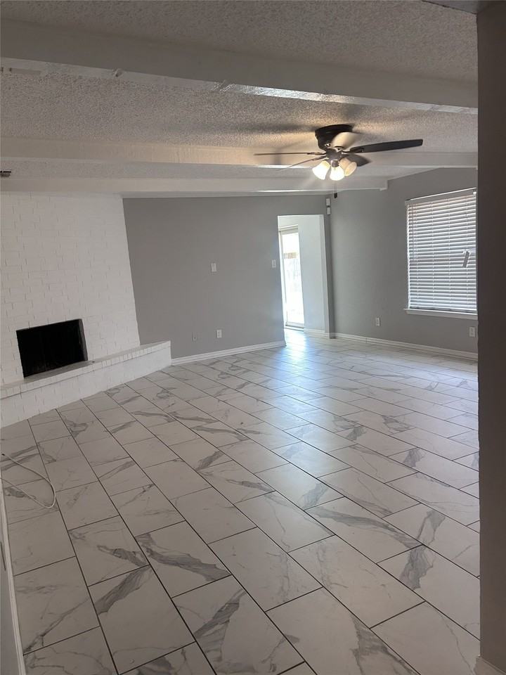 1446 Pinnacle Peak Dr - Photo 6 of 17