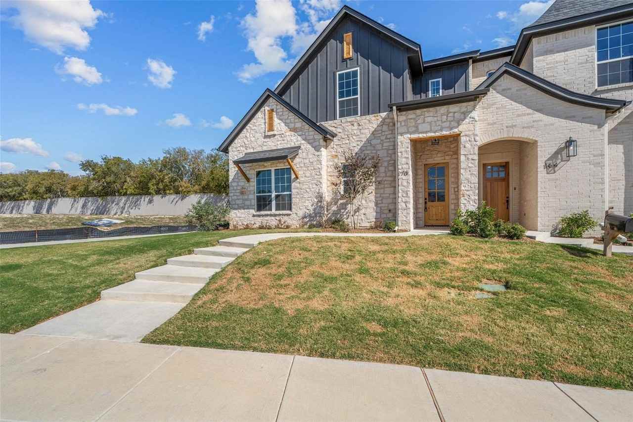 170 Hulen Cir - Photo 2 of 28