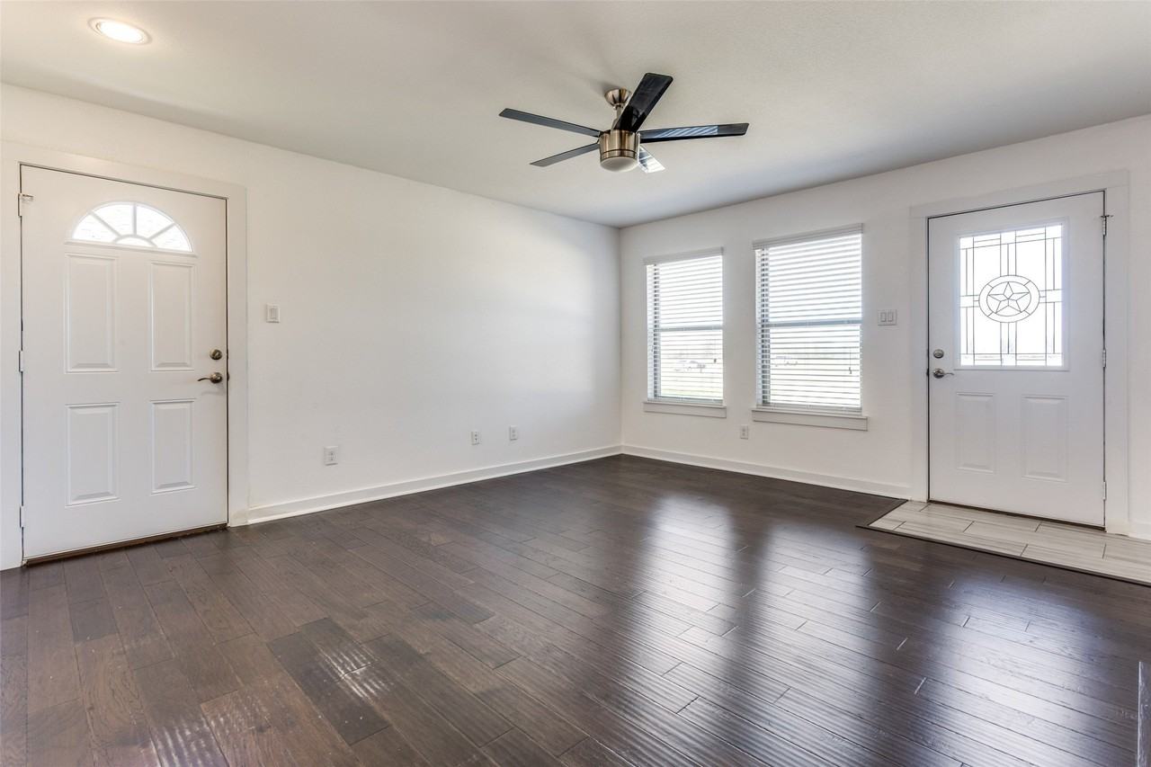 519 Wood Dr - Photo 2 of 6