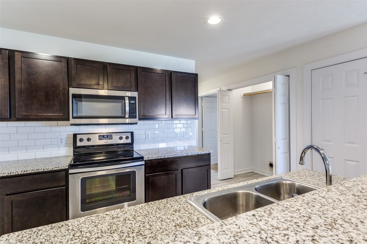 519 Wood Dr - Photo 6 of 6