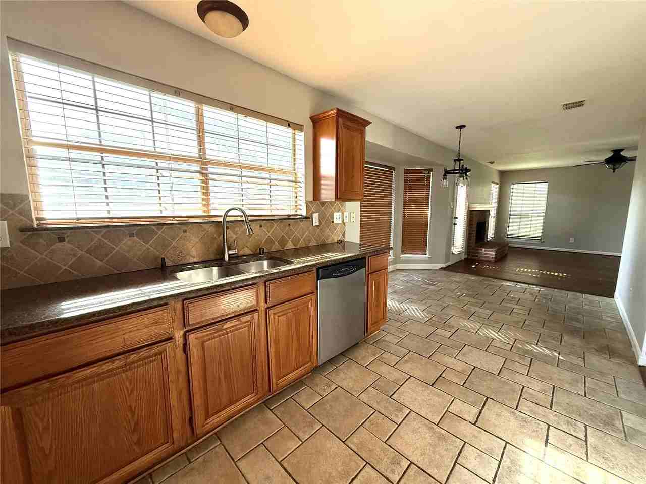 8212 Tavaros Dr - Photo 7 of 19