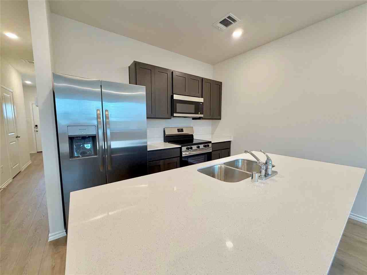 127 Tall Cedar Way - Photo 4 of 21