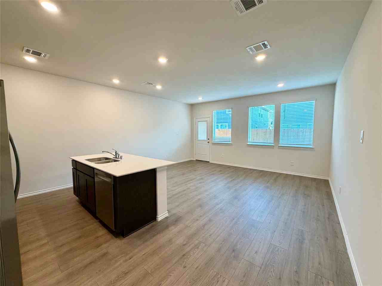 127 Tall Cedar Way - Photo 7 of 21