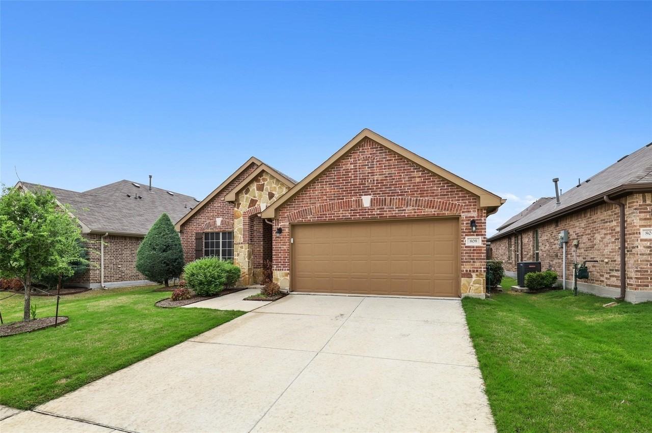 808 Kinghaven Dr