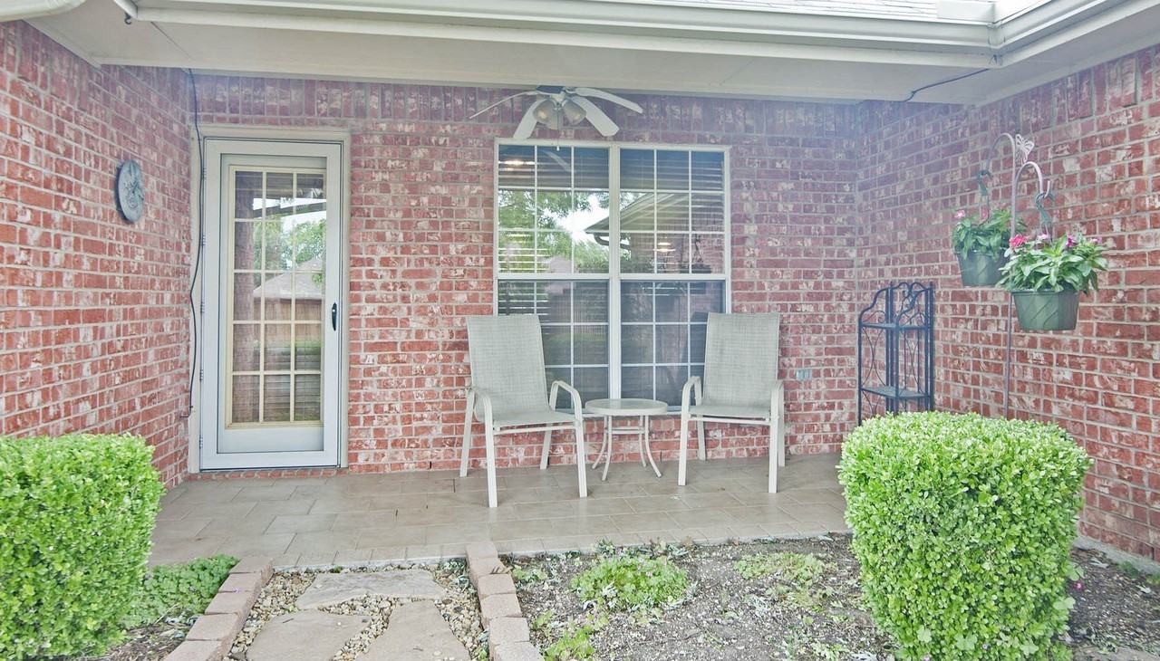 7757 Lancelot Rd - Photo 4 of 27