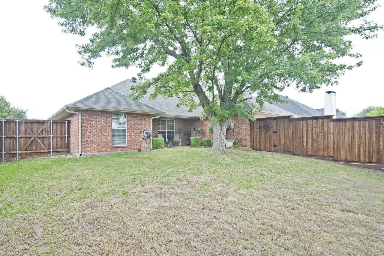 7757 Lancelot Rd - Photo 5 of 27