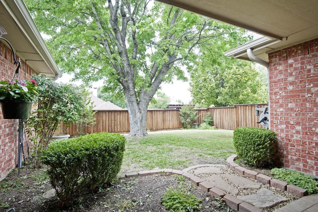 7757 Lancelot Rd - Photo 7 of 27