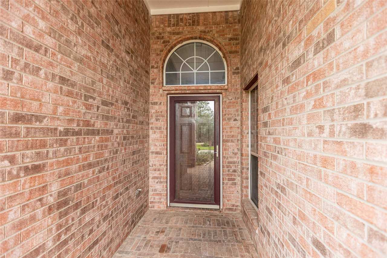 9901 Bend Ct - Photo 3 of 27