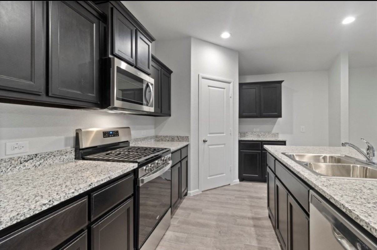 2432 Edisto Beach Dr - Photo 4 of 20