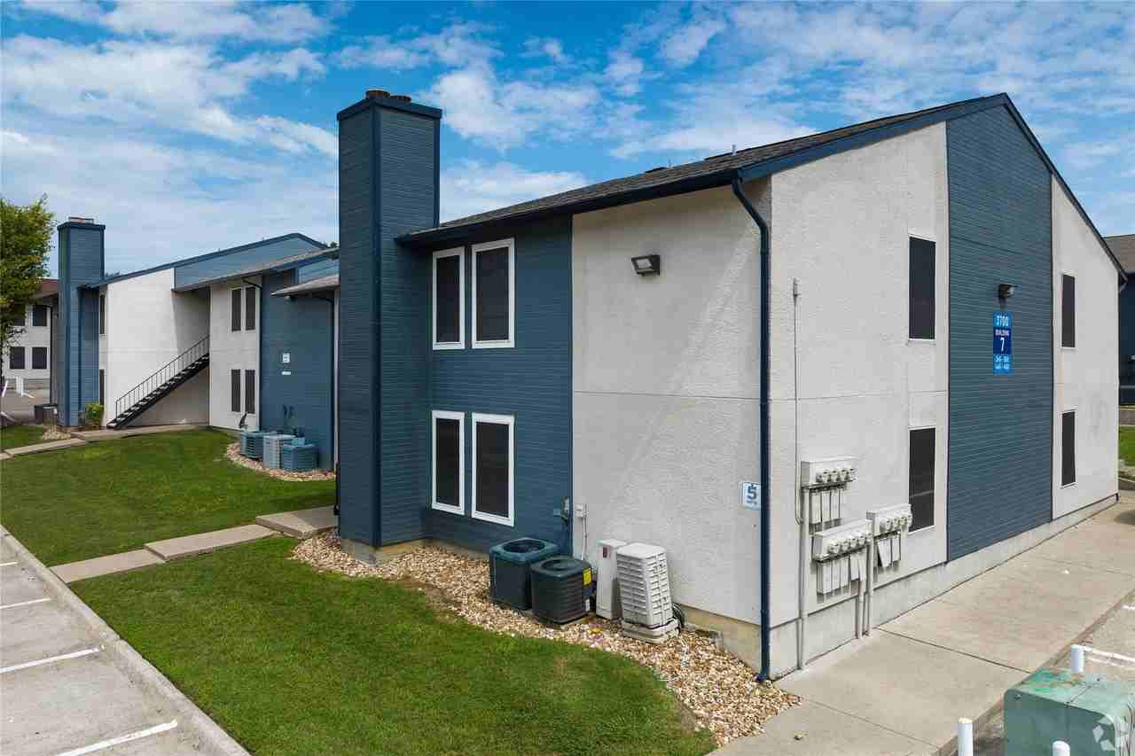 3700 S Tyler St #00408 - Photo 4 of 14