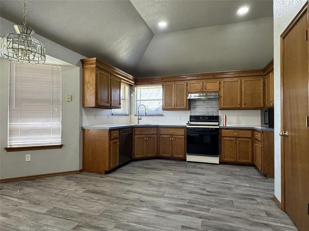 13320 Cayman Ln - Photo 3 of 17