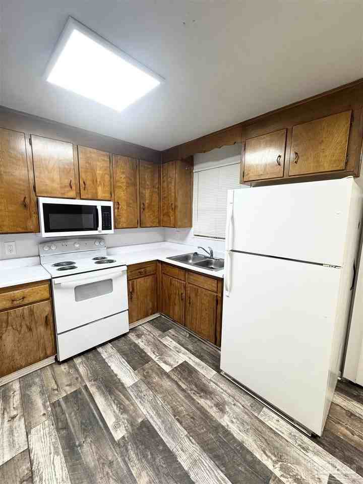 4516 Charmonte Way - Photo 7 of 18