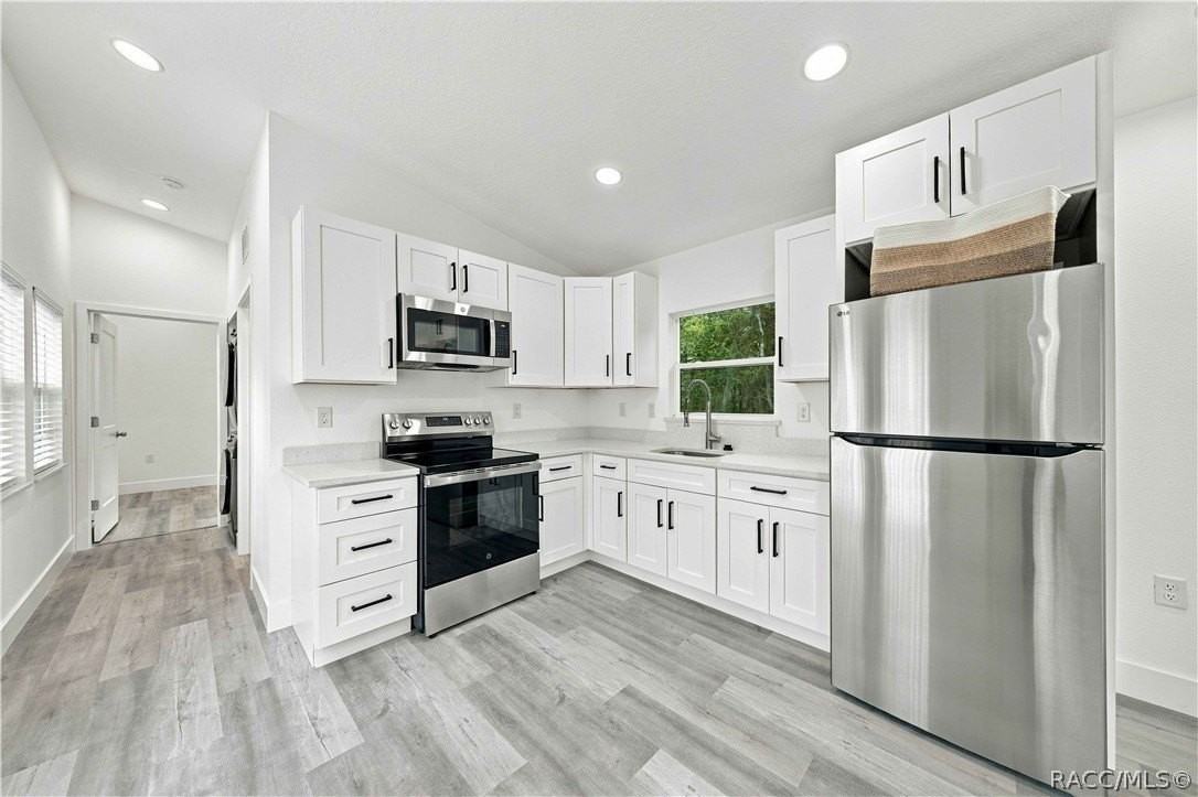 9302 E Sycamore Pl - Photo 4 of 16