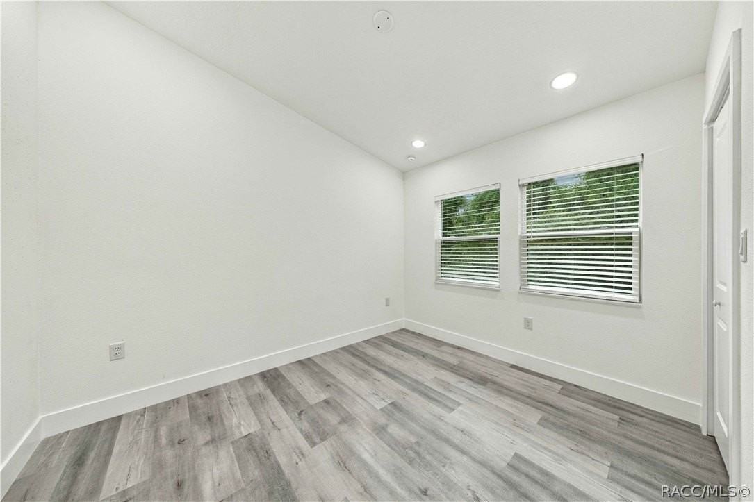 9302 E Sycamore Pl - Photo 7 of 16